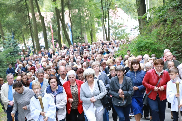 Dróżki różańcowe w Zawadzie