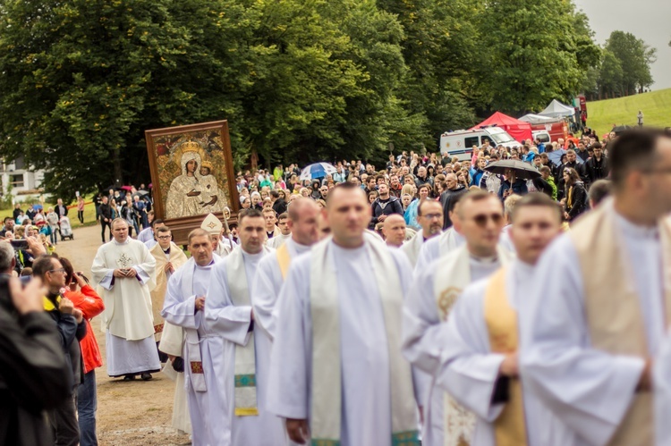 Młodzi w Gietrzwałdzie