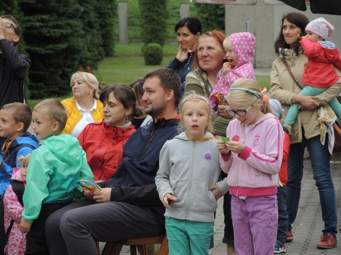 Festyn parafialny na Złotych Łanach