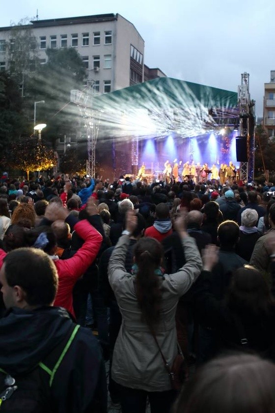 Muzyka przez duże eM koncert