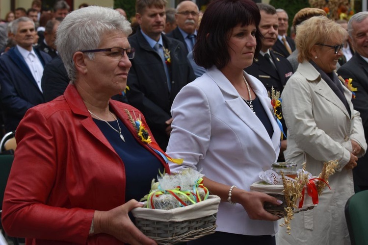 Diecezjalne dożynki w Lutomii Dolnej