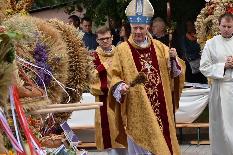 Dożynki diecezjalne w Lutomii Dolnej