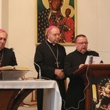 Animatorzy Nowenny Pompejańskiej na Jasnej Górze z abp. Tommaso Caputo