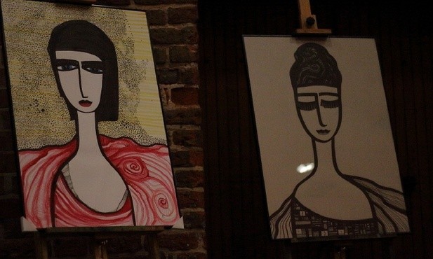 Popatrzą na siebie w różnych lustrach 