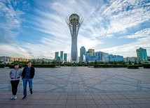 Wieża Bayterek, czyli Topola. Jest symbolem Astany i nowego Kazachstanu.