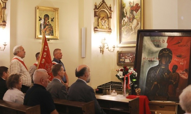 Obraz i relikwie podczas ostatniej modlitwy w Bielsku-Białej.