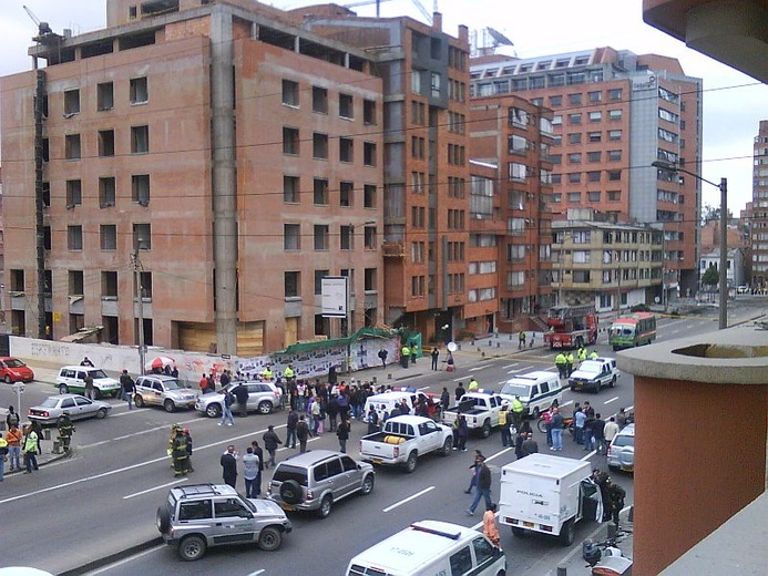 W 2010 r. terroryści z FARC przeprowadzili zamach na radio Caracol w Bogocie, raniąc kilkanaście osób.