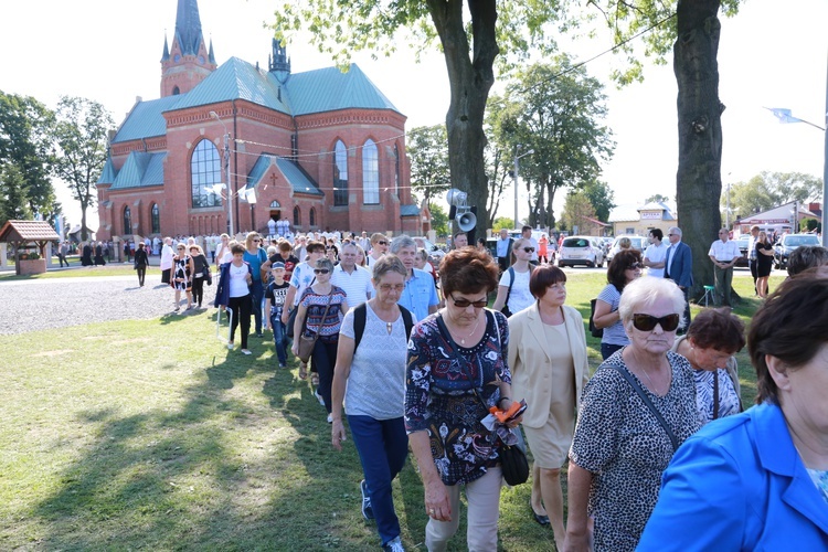 Przybywają piesze pielgrzymki