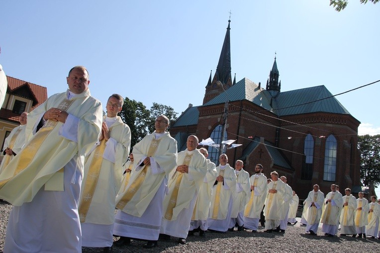 Procesja do ołtarza