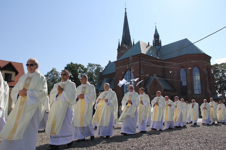 Procesja do ołtarza