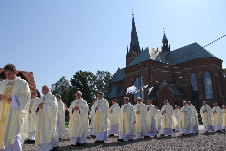 Procesja do ołtarza
