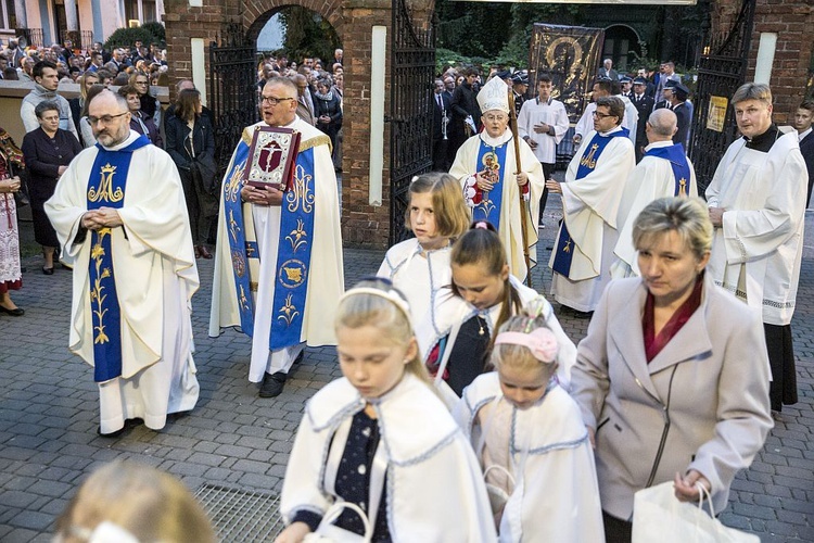 Dąbrówka. Powitanie jasngórskiej ikony