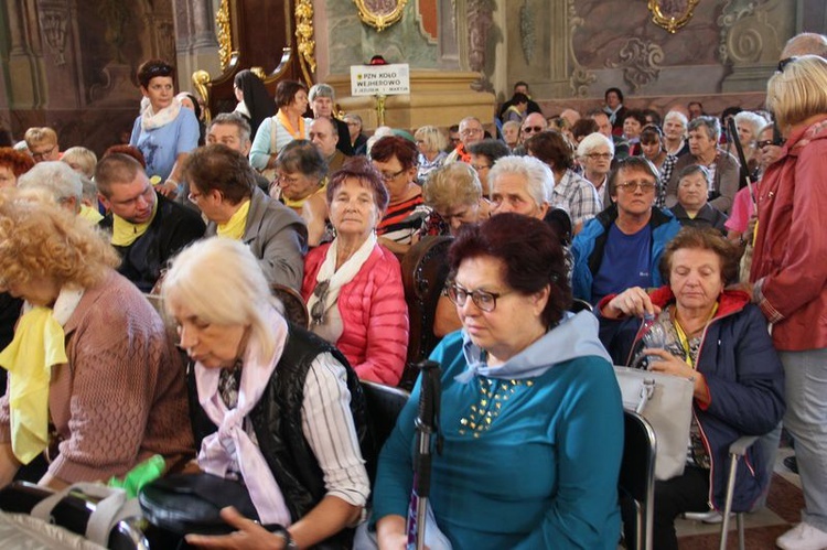 Msza św. w archikatedrze podczas pielgrzymki osób niewidomych