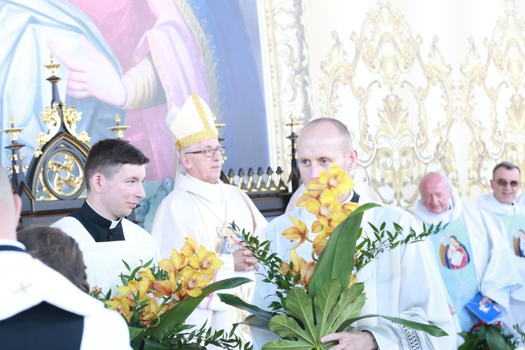 Msza święta, procesja z darami, procesja do kościoła