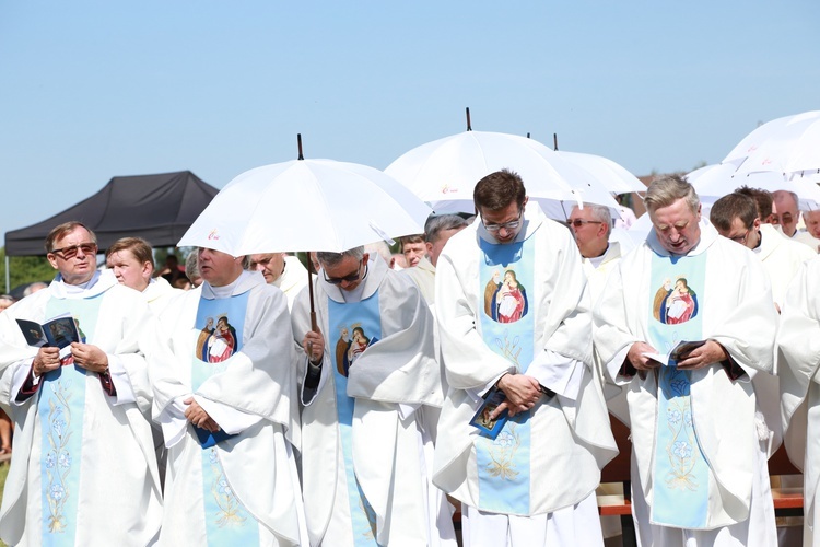 Msza święta, procesja z darami, procesja do kościoła