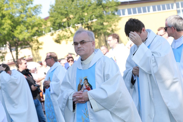 Msza święta, procesja z darami, procesja do kościoła