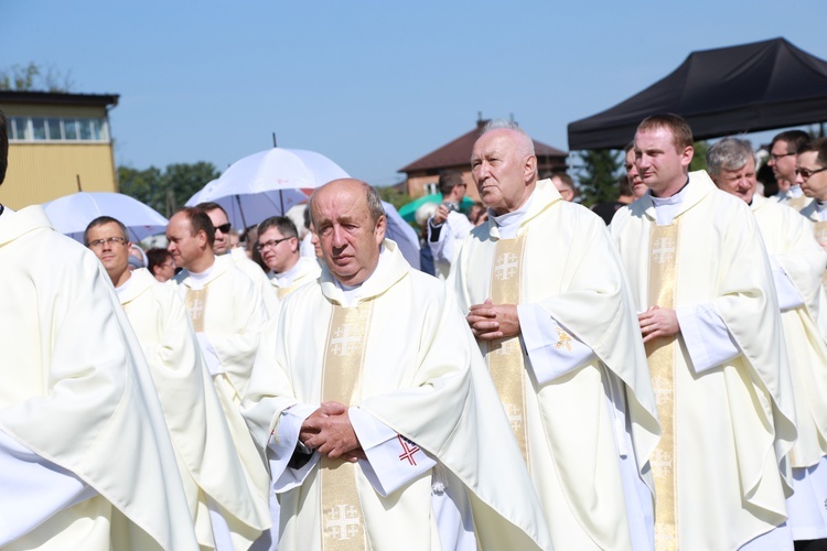 Msza święta, procesja z darami, procesja do kościoła