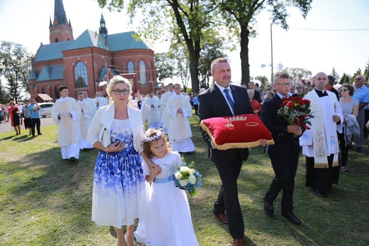 Msza święta, procesja z darami, procesja do kościoła