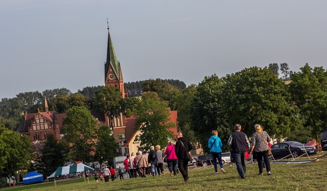 Pielgrzymi z całej Polski przybywają do Gietrzwałdu