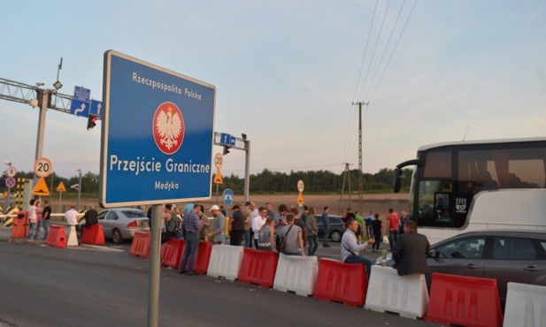 Zwolennicy Saakaszwilego wdarli się na przejście graniczne