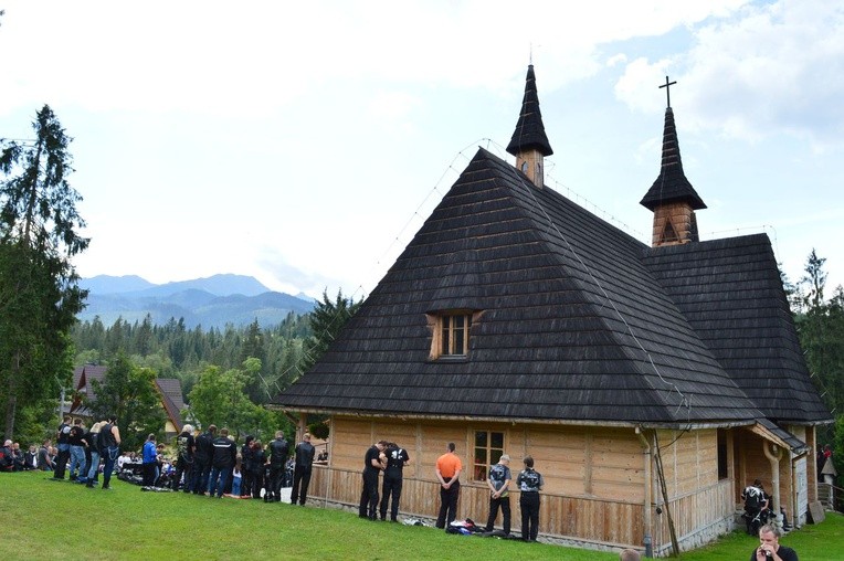 VI Motocyklowe nieszpory dziękczynne w Małem Cichem 