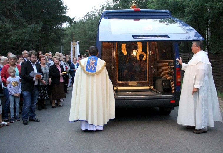 Mostówka na kolanach