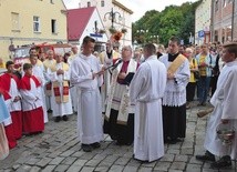 – Każdy z nas jest zaproszony, by miłość i światło, które otrzymuje od Chrystusa, kierować ku człowiekowi – 9 września podkreślał biskup opolski.