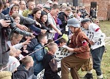 ▲	W obchody rocznicowe wpisano również rekonstrukcje historyczne, które przypomniały chlubne karty harcerstwa polskiego.