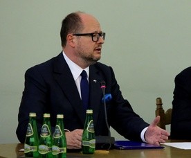 Adamowicz: Ciągnąc samolot, nie reklamowaliśmy linii OLT Express