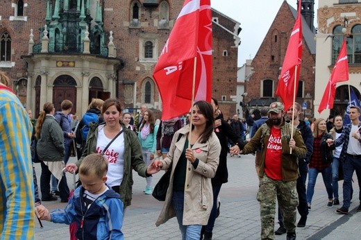 Studniówka "Szlachetnej Paczki" i "Akademii Przyszłości" w Krakowie