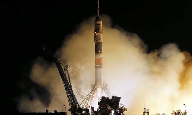 Załogowy statek Sojuz MS-06 połączył się ze stacją ISS