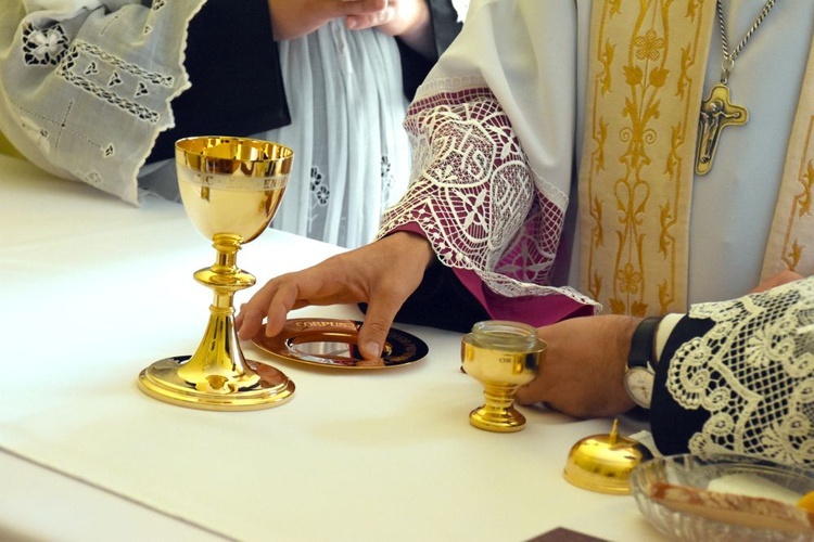 Poświęcenie kielicha i pateny