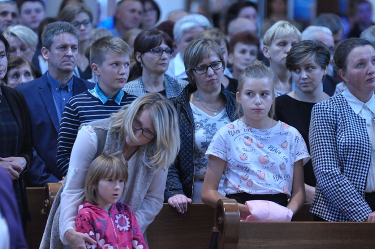 Erygowanie Drogi Krzyżowej w Słopnicach