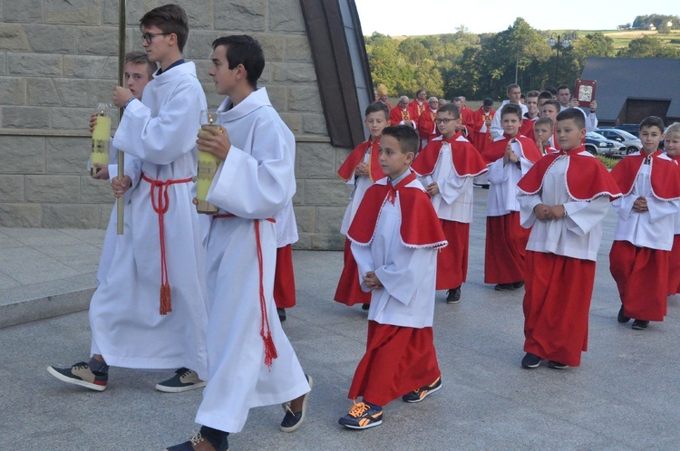 Erygowanie Drogi Krzyżowej w Słopnicach