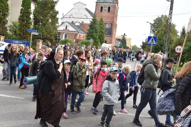 Pielgrzymka dzieci. Część 1