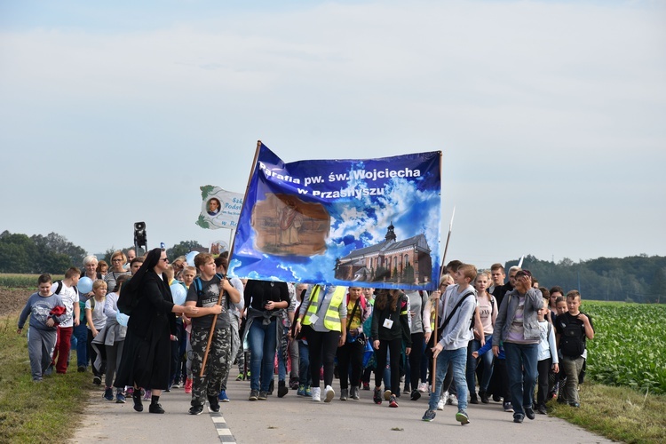 Pielgrzymka dzieci. Część 1