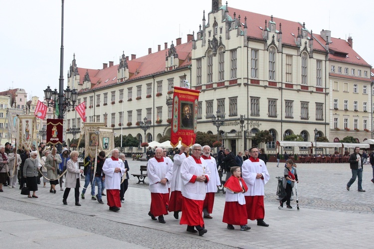 Z dziękczynieniem i modlitwą o ochronę przed kataklizmami