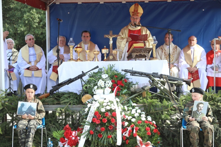 Na polanie śmierci żołnierzy "Bartka" w Starym Grodkowie - 2017