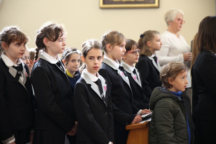 Poświęcenie sztandaru dla ostrowieckiego katolika