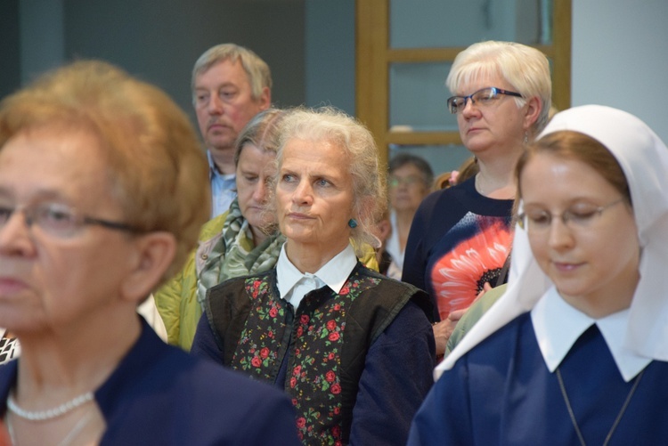 Pielgrzymka absolwentek do Pani Jazłowieckiej