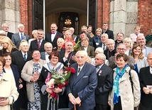 – Jestem wzruszony tą liturgią, bo jestem świadkiem pielgrzymki rodzin, małżonków do tego maryjnego sanktuarium. Pamiętajcie, że wasze rodziny są małą wspólnotą Kościoła. Zwłaszcza w chwilach doświadczeń i trudów szukajcie oparcia w Bogu, jak tego uczy nas Święta Rodzina z Nazaretu – mówił abp Salvatore Pennacchio.