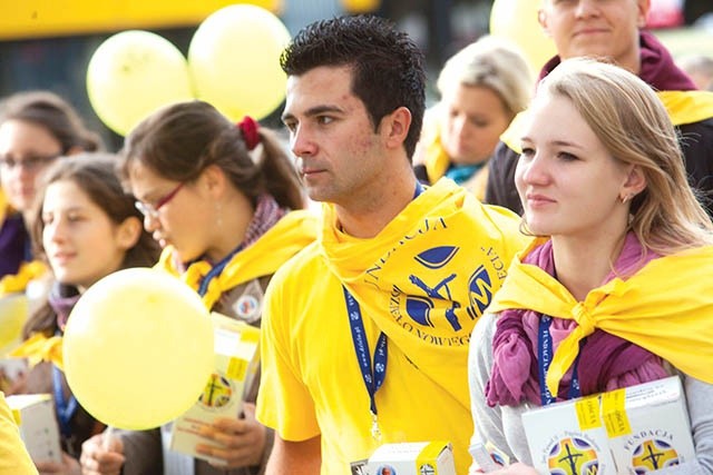 Fundacja przeprowadzi zbiórkę publiczną do puszek. Wolontariuszy łatwo będzie poznać. Wyróżniać się będą żółtymi koszulkami lub chustami.