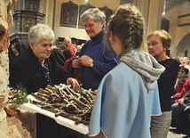 Krzyże trafiły do domów.