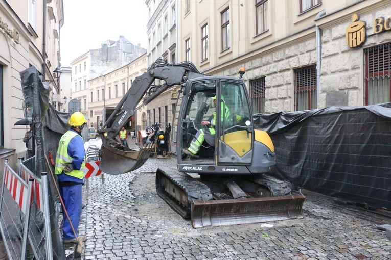 Nowoczesny ciepłociąg pod płytą Rynku Głównego