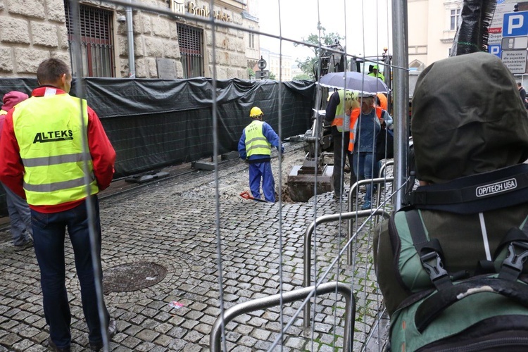 Nowoczesny ciepłociąg pod płytą Rynku Głównego