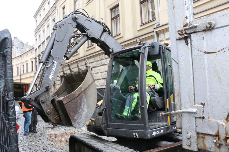 Nowoczesny ciepłociąg pod płytą Rynku Głównego