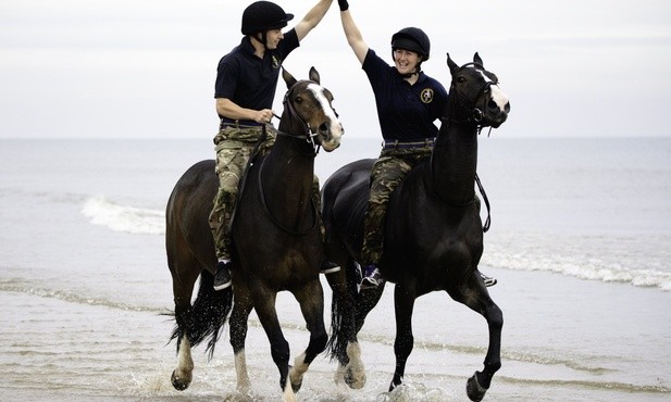 Królewski Regiment Konnej Artylerii w czasie ćwiczeń.