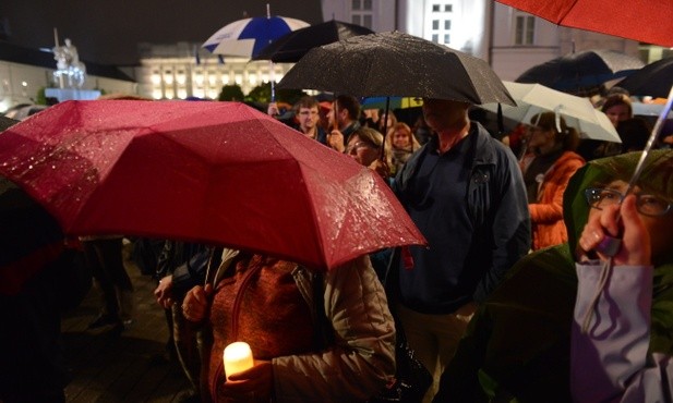 Przed Pałacem Prezydenckim manifestowali przeciwnicy reformy sądownictwa