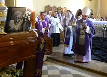 Ceremonię pogrzebową śp. ks. Marcelego Prawicy poprowadził bp Henryk Tomasik