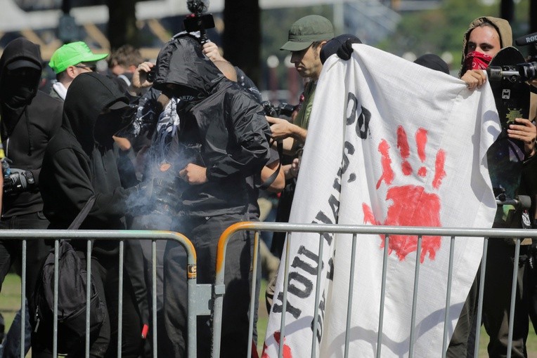 Media: Antifa będzie robić zadymy w Berkeley